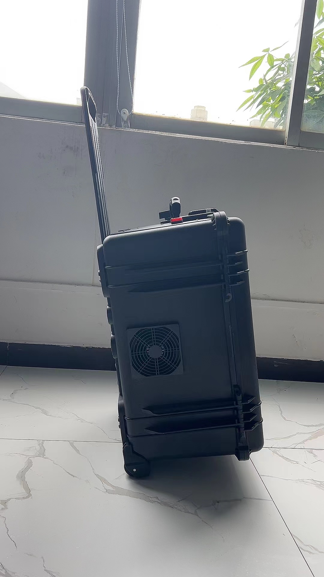 五寨手拉箱型移动通信干扰器